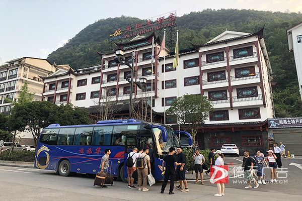 常德市德天廣告有限公司,品牌設(shè)計(jì),活動策劃,影視攝制,廣告設(shè)備租賃,媒體廣告推廣,